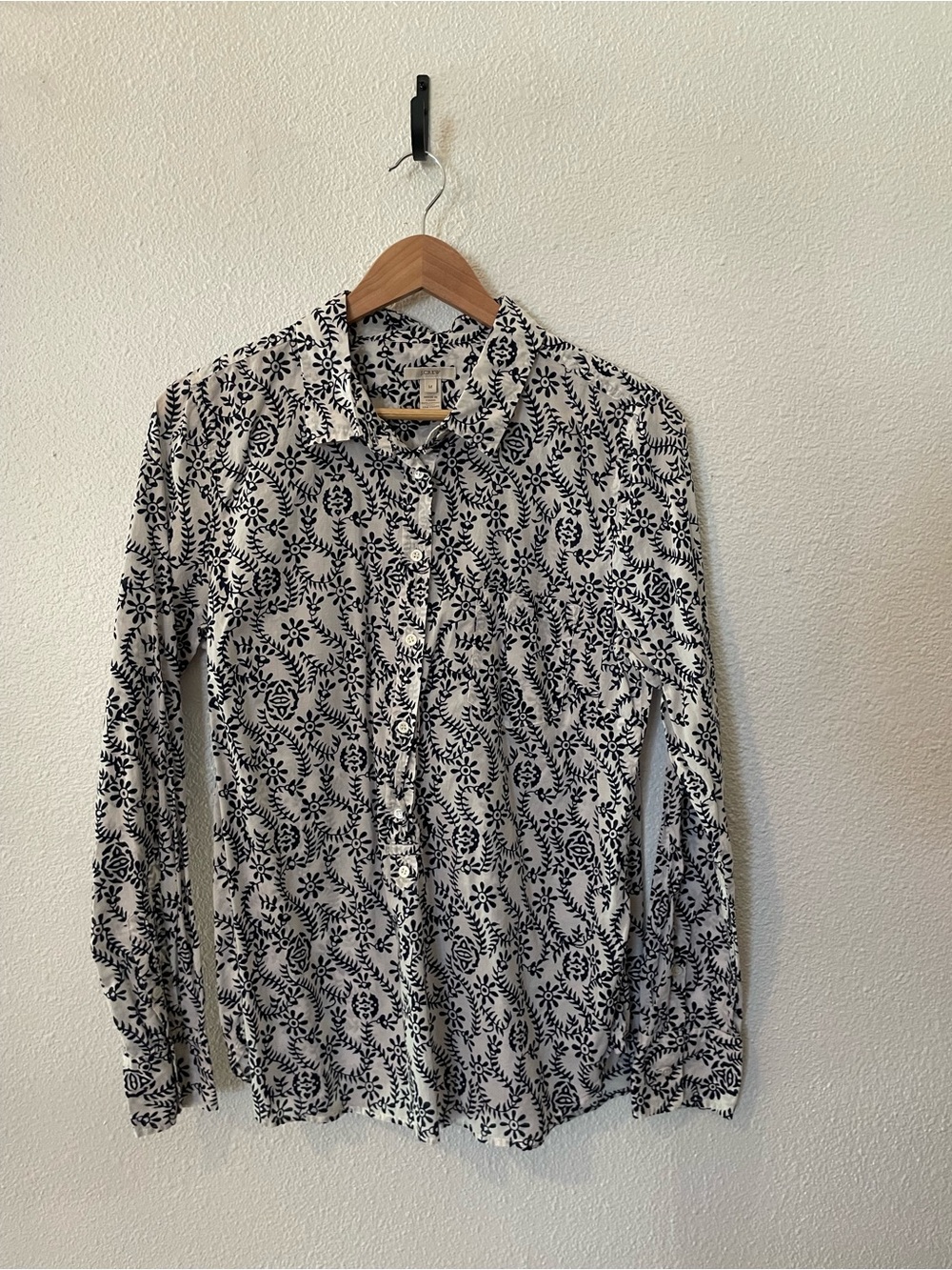 J. Crew Popover Floral 100% Cotton Blouse Partial Buttoned Size Medium